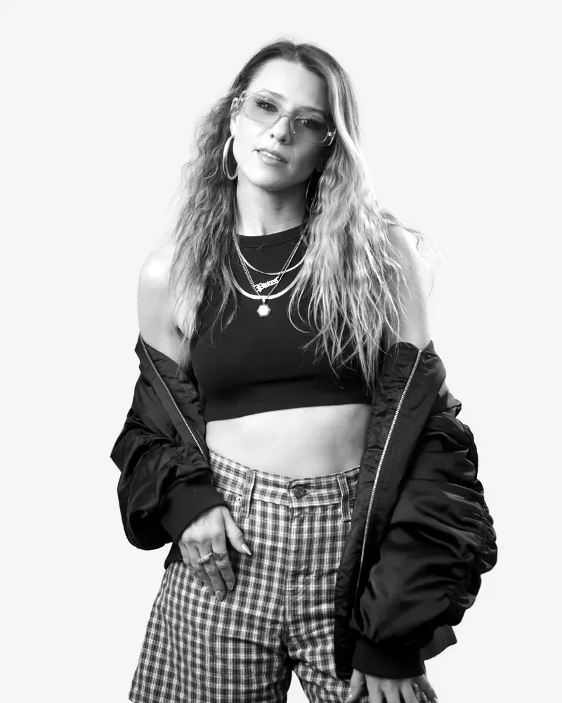 Charlie Tee, press photo