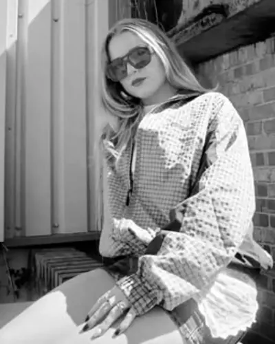 Esme Banks, press photo